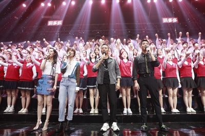 《天天向上》攜手《中國機(jī)長》 一場致敬英雄的熒屏交響，如何實(shí)現(xiàn)話題與口碑的雙贏？